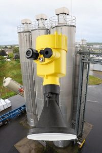 Plastics made to order – thanks to level and pressure measurement technology from VEGA 